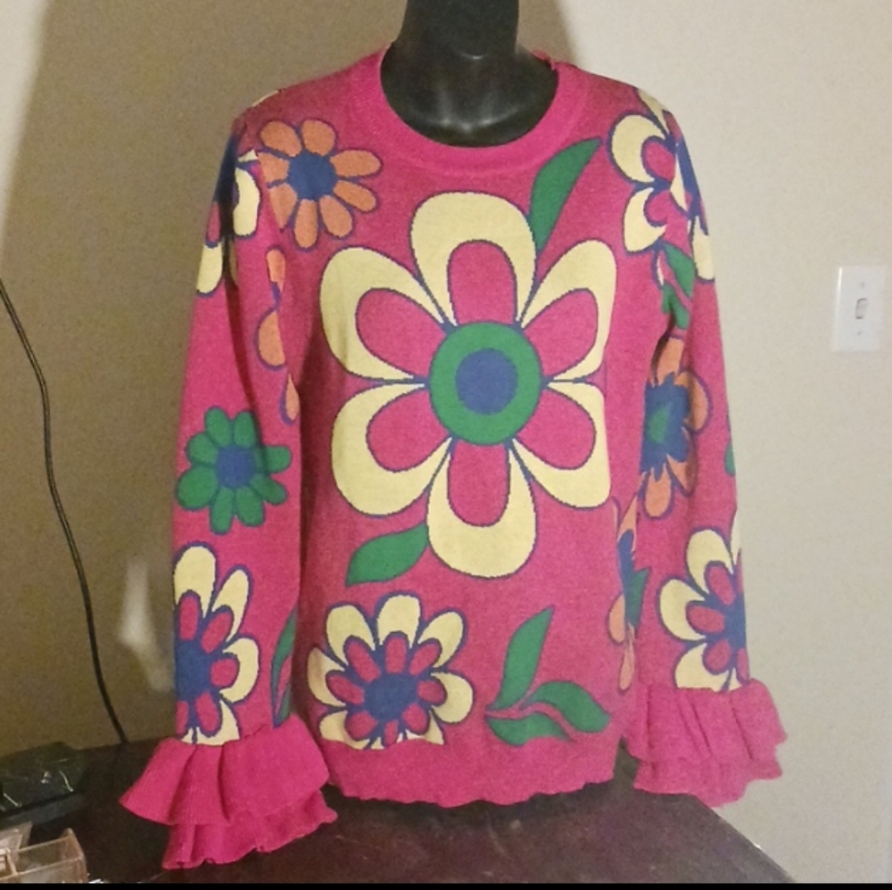 One Left!!! NEW! 2026 take of the 60's and 70's fashion sweater 100%cotton.